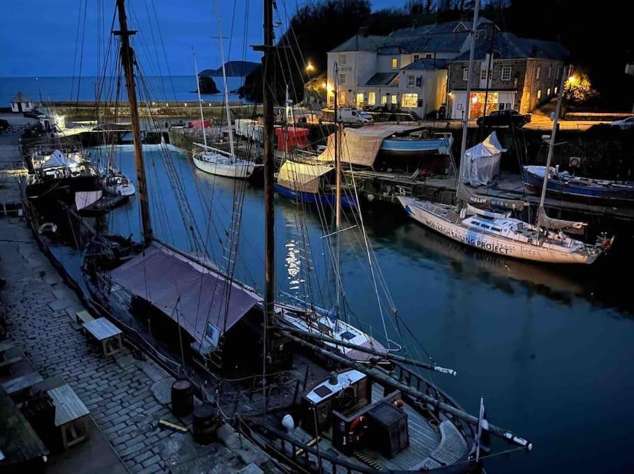 Stunning Yacht Sea Lion In Charlestown Harbour, Cornwall Exterior photo